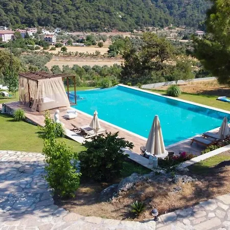 Villa Excellent Home With Shared Pool Surrounded By Nature In Marmaris Muğla